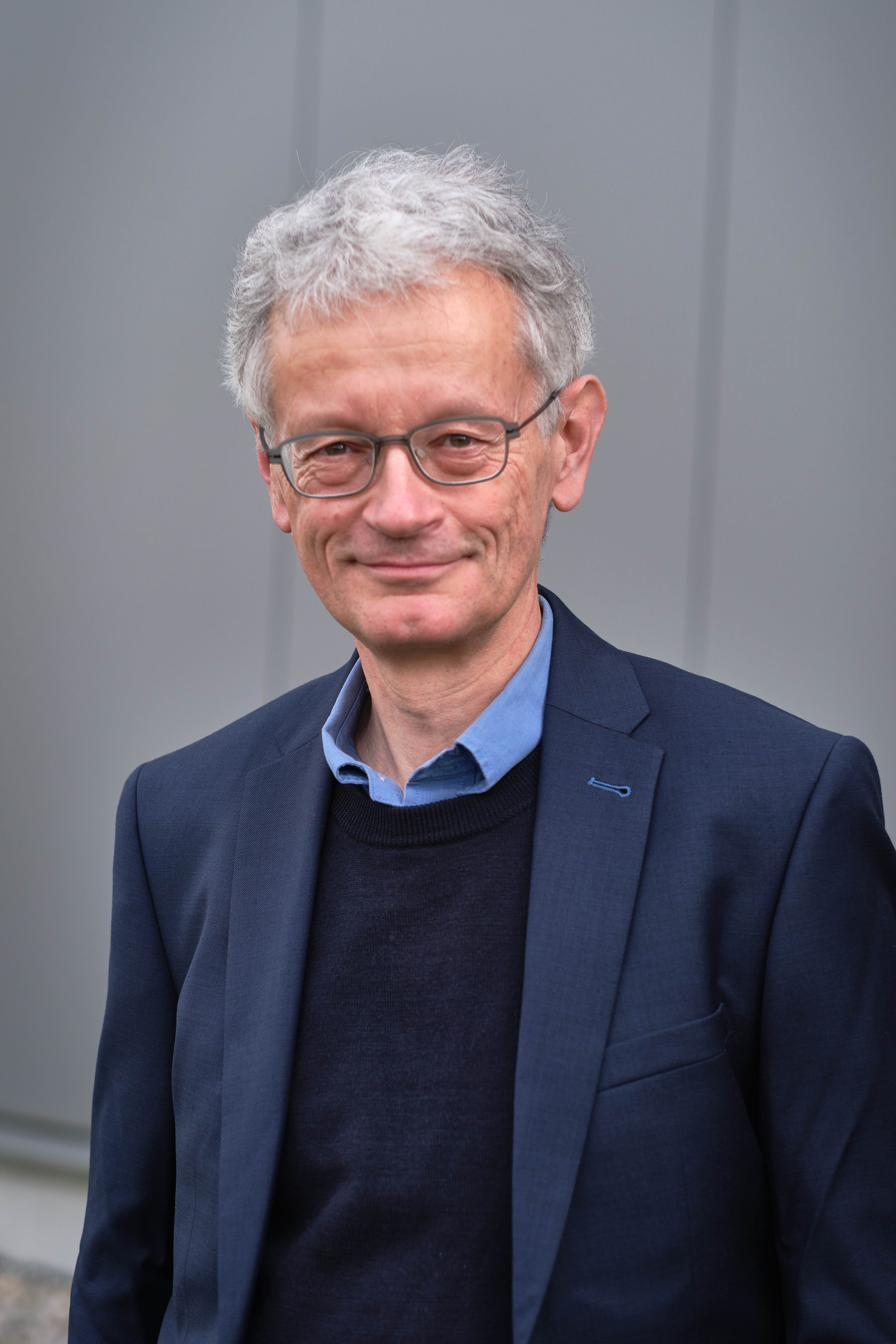 Dr. Matthias Ilg