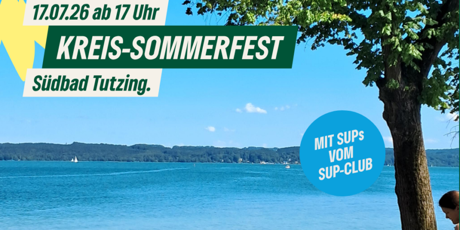 3 Orangene Liegestühle unter einem Baum am See, links oben gelbes Sonnenblumenlogo